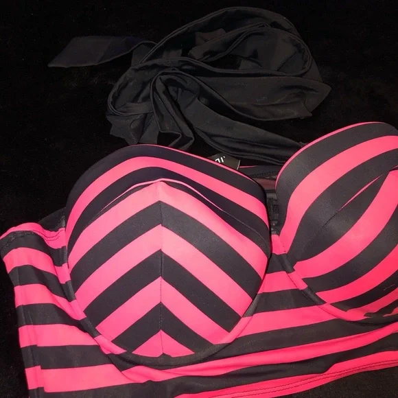 Torrid Swin Top - Picture 7 of 11